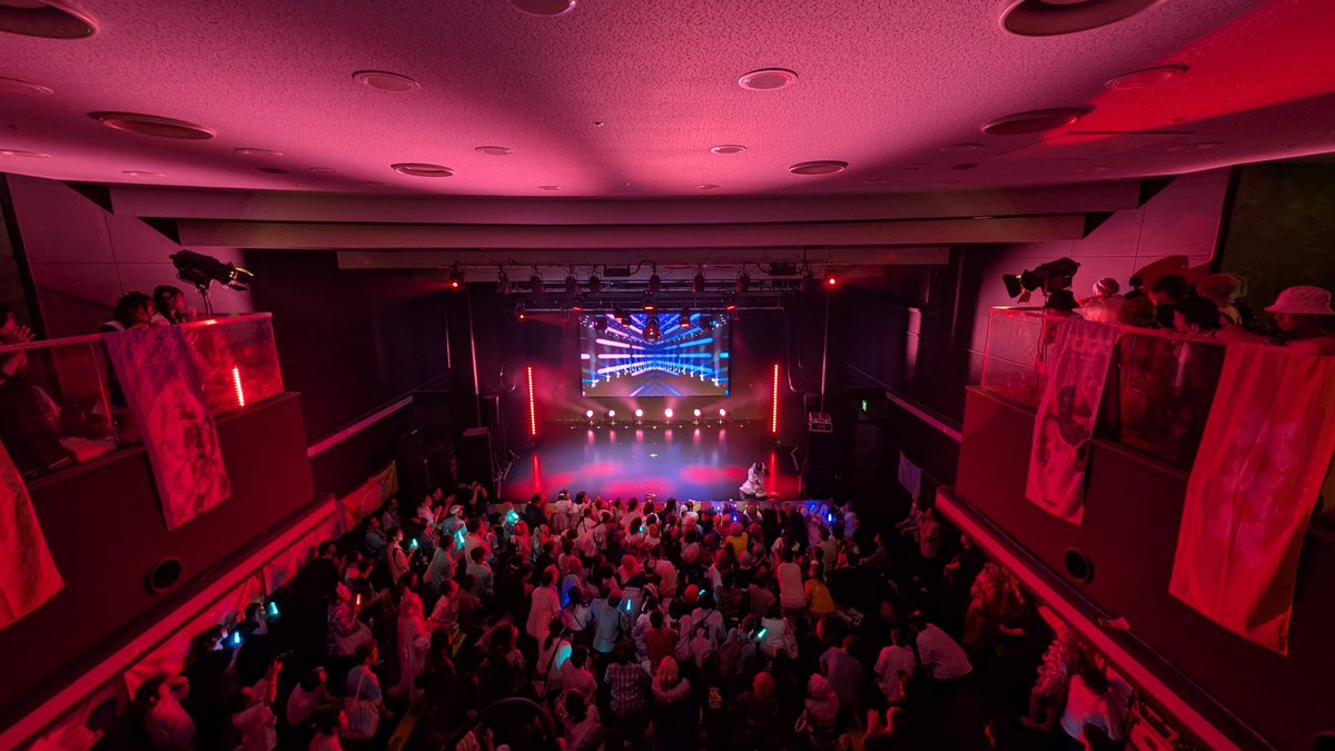 saqkiiii's tweet photo. #アニメメメステージ  7
ご来場、ご出演頂いたみなさまありがとうございました！
みんなのいろんな好きが、いろんな形で表現されて最高のイベン��でした！！

昨年夏は問題なかったたのですが会場の空調が効かず大変暑いなか過ごして頂くことになり誠に申し訳ございませんでした。
会場にはすでに報告と対策のお願いをして、次回8/8アニメメメオーサカではこちらから大型扇風機を持ち込むなど快適に楽しんでいただけるように努めます

8/8
9/12
10/10

のアニメメメオーサカは毎回趣向を変えているので全部遊びにきてほしい！！