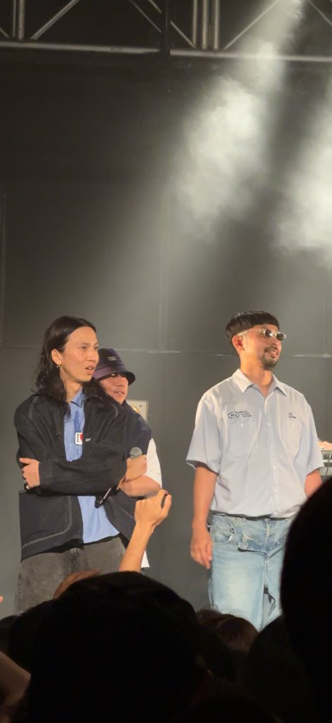 ariaridayo_o's tweet photo. 奇跡的に撮れてた4枚📸💥💕💕

①コッペパン🎶🎶🎶
②ガガさんのコメントに開いた口が塞がらないpekoさん👀
③かっこいいコペテツ🫶🏻
④ピカピカミラーボール🪩✨️

#ROT13 at福岡 https://t.co/jjUmZsqeTJ
