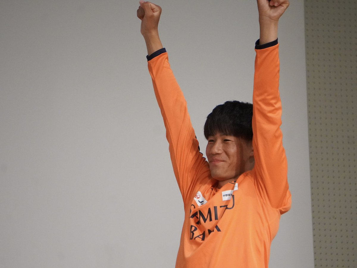 nya___19s2's tweet photo. 2026.07.26　#spulse #SPULSEPARTY
吉田孝行王で大喜びな土居くん🧡✨️
海外勢に頭撫でられてる土居くんもかわいい🎀 https://t.co/TT0B0lttoK