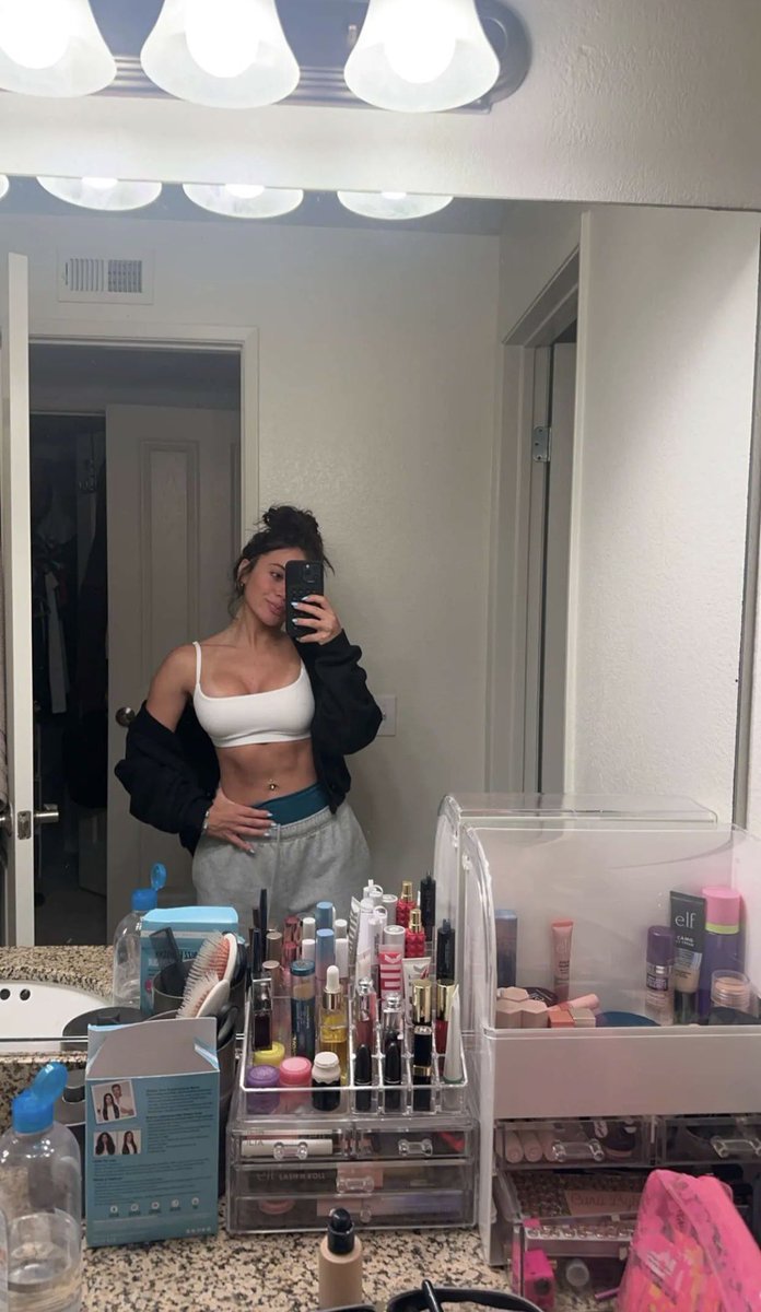 submit_to_Kayy's tweet photo. Morning cuck boys https://t.co/2RfgDXrbSw