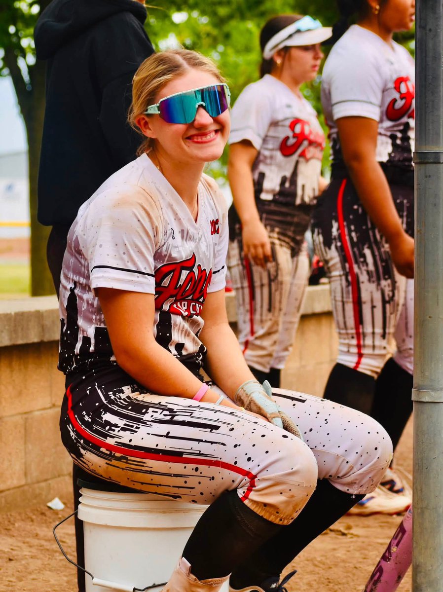 samantha_clark4's tweet photo. Super excited for the upcoming Prospect Camp @HUsoftball this Tuesday!  Ready to put some work in!! https://t.co/oV4KvxG0Jr