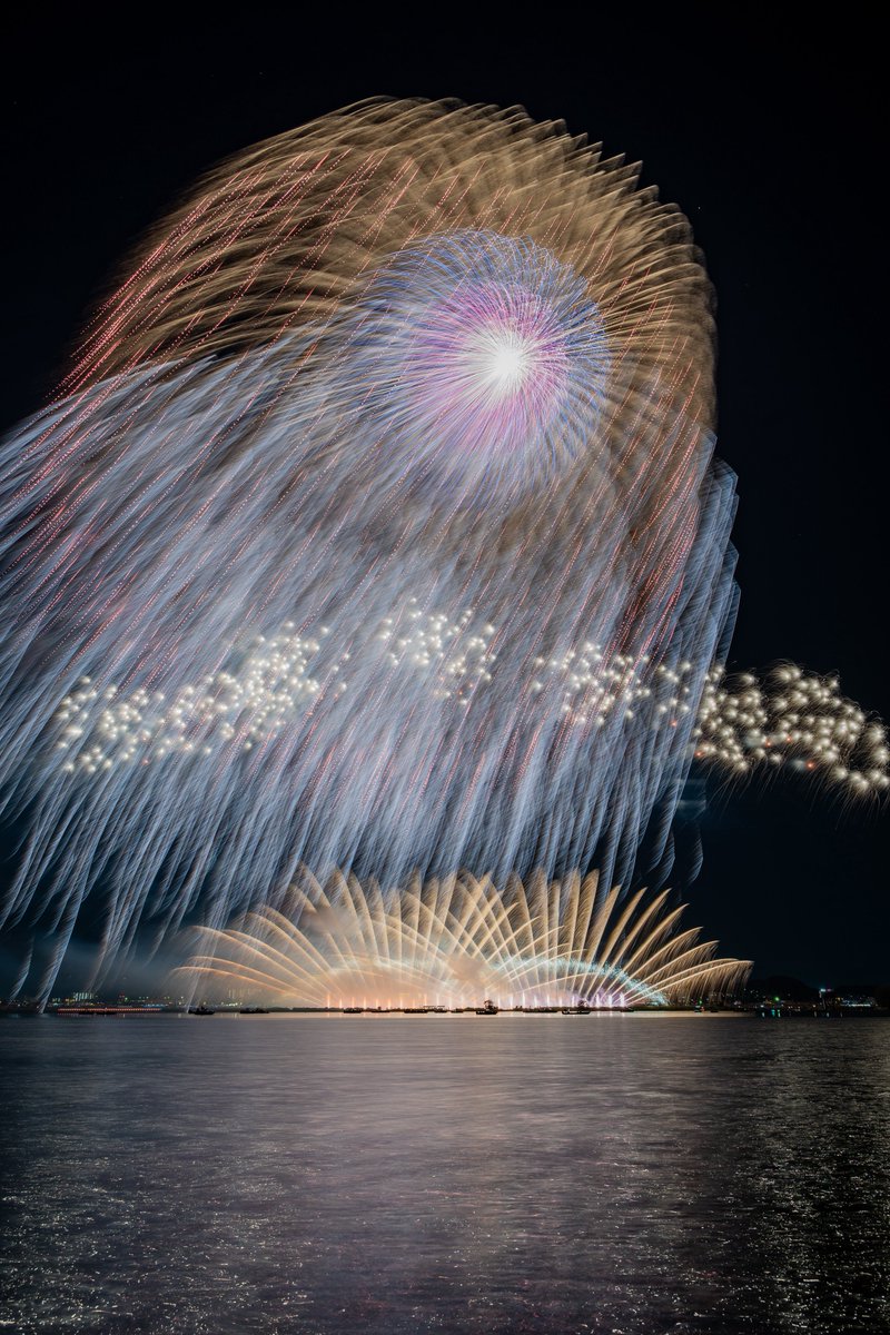 _aykpic's tweet photo. 桑名の夜空を彩った🎆 https://t.co/ofUbTtWsKt
