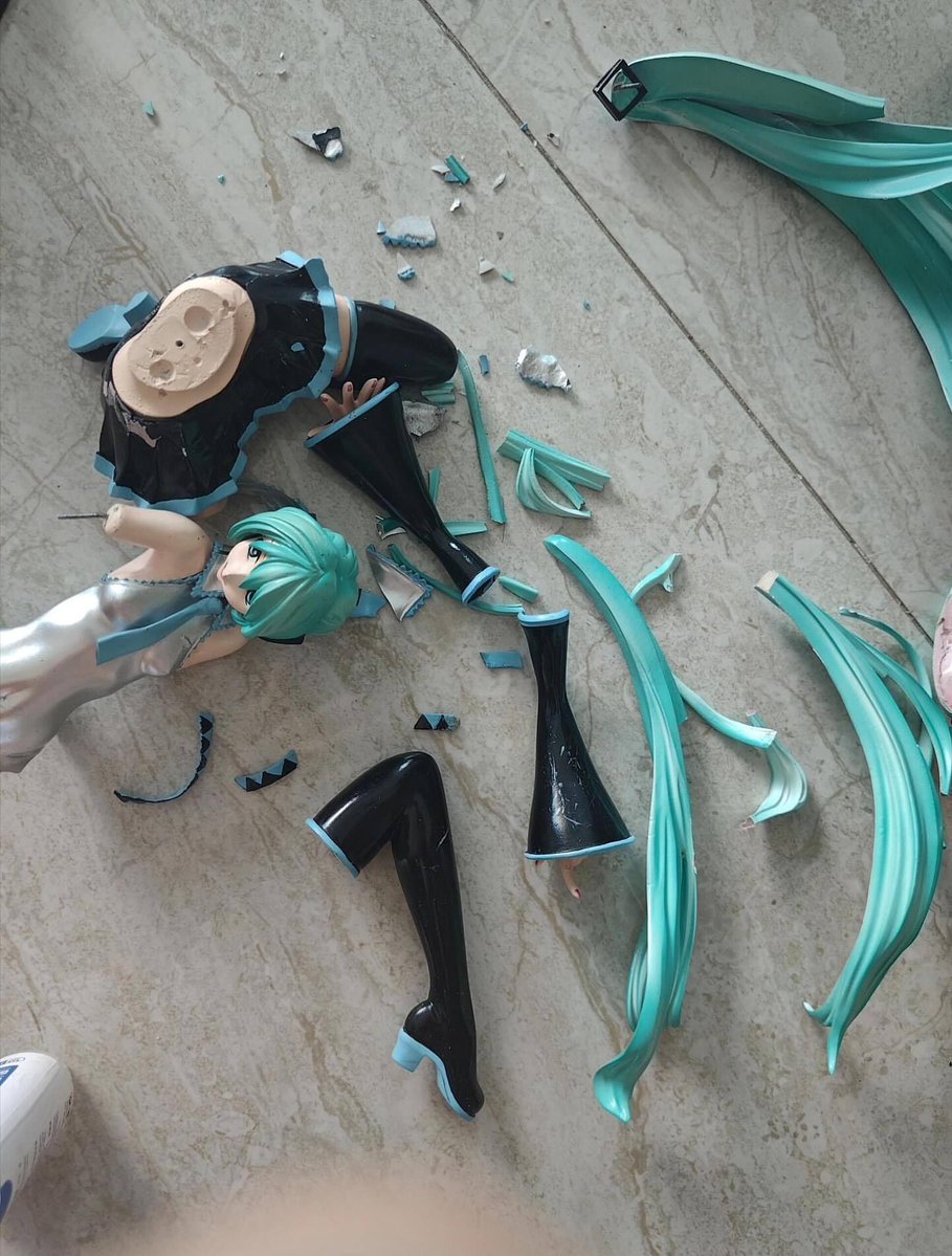 old_memory's tweet photo. miku https://t.co/fAZKQyzXbg