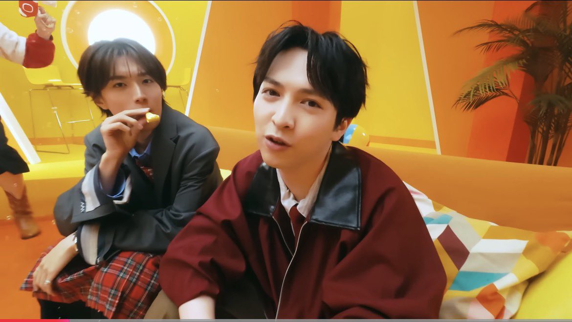 amnos06173's tweet photo. #YouJoyParade

https://t.co/ZHSRAcSMJE https://t.co/IfVBZb7Iuh
