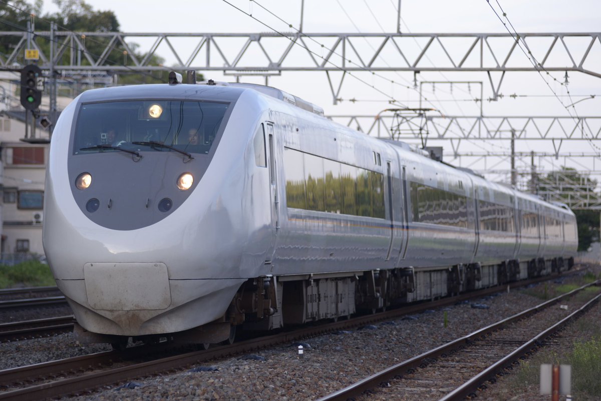 jE02eL8S60z35Og's tweet photo. 7/26 回4172M 大阪行き回送(宮原操車場迂回)
681系W11編成京都車6B

検査出場から約2ヶ月が経過し、足回りがかなり汚れてきましたね。 https://t.co/XaKcDmcLcI
