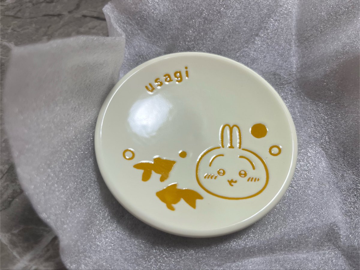 asmhas69's tweet photo. ちいかわ　エニマイくじ

【譲】
豆皿（うさぎ）

【求】
豆皿セット（くりまんじゅう/シーサー）

1枚:2枚で交換してくださる方を探しています。
手渡し郵送どちらでも可能です。 https://t.co/TTdSVfl9k0