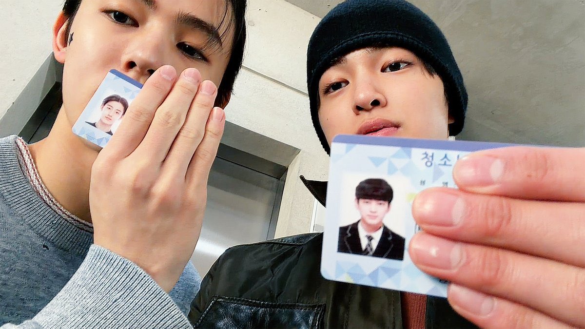 Keonhyeon_meng's tweet photo. abis ini berdua pap ke mama papa dengan caption 

"udah dapet ktp, dah boleh pacaran ya" https://t.co/beQz8gAVzb