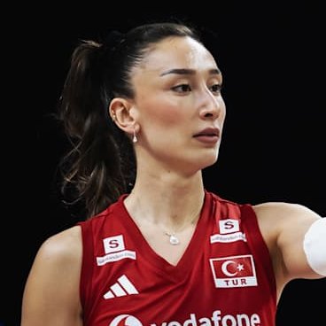 Temmzvolley's tweet photo. Set sonu 🇹🇷Hande Baladın üst üste 3 sayı buldu

22 - atak
23 - atak
24 - blok

#FileninSultanalrı https://t.co/DfRrU3E90s