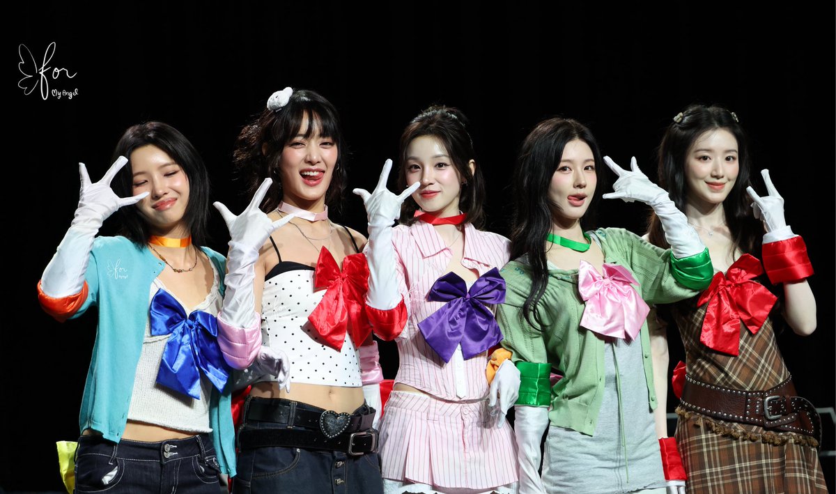formyloveangel_'s tweet photo. 260726 [미연] [민니] [소연] [우기] [슈화]

🤟 
💙🩷💜💚❤️

#아이들 #idle
#미연 #MIYEON
#민니 #MINNIE
#소연 #SOYEON
#우기 #YUQI
#슈화 #SHUHUA
#We_made #Gimme_Dat_Love https://t.co/Dytj3wc7Tp