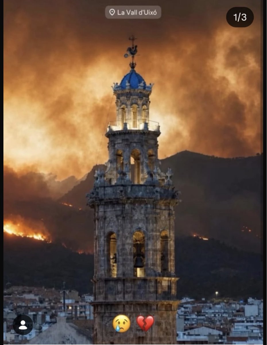 tasty4ever1's tweet photo. El campanario de mi ciudad.
Para echarse a temblar. https://t.co/1pGc2amHee