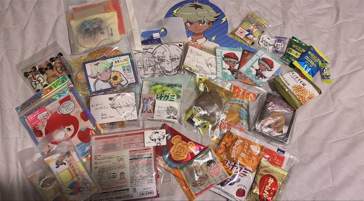 Sazanami_ngmhr's tweet photo. 本当に本日はありがとうございました❣️
差し入れとかグッズお譲りびっくりしました本当にありがとうございます😭😭😭😭
そしてホョゲルガ先生のポスター駆け込みでください！！！って言って頂いちゃいました毎日このそらみゃと添い寝します(だめです) https://t.co/uuoEETXYsa