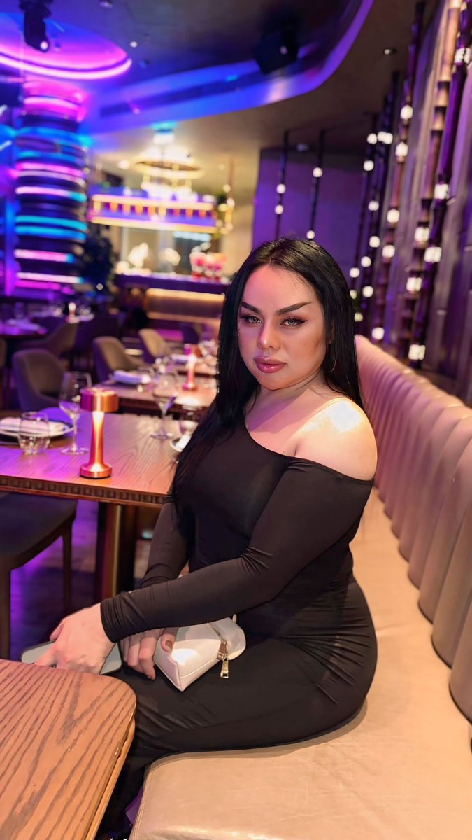 archictectural's tweet photo. #ladyboy_dubai
 💋 kiss me 😘😘 https://t.co/wjJNauGCHo