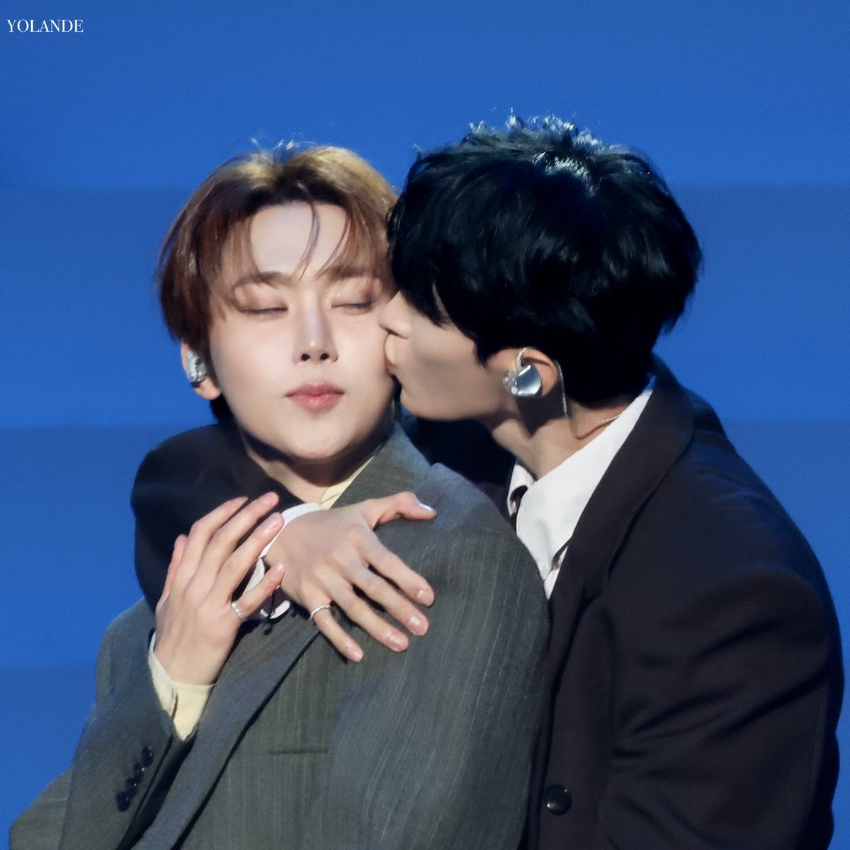 myboouriboo's tweet photo. Dokyeom and Mingyu - the two seventeen members who've kissed Seungkwan and been kissed by Seungkwan on stage 💋 https://t.co/bSg2ZR3Odi
