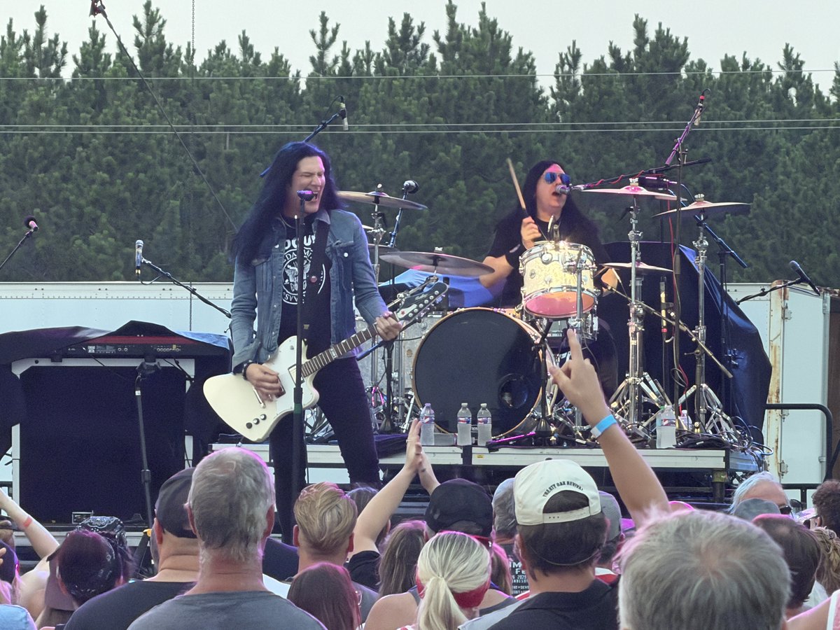 rockerdad's tweet photo. It's been a great week on the road with @toquerocks - Returned to Taber, AB for #cornstock2026 - great to play this show yet again, Rocked it with @Streetheartband
Next Menahga, MN with @CollectiveSoul - #MidsummerFest amazing hosts & fans. Can't wait to come back!!! https://t.co/tg5QSj7huV