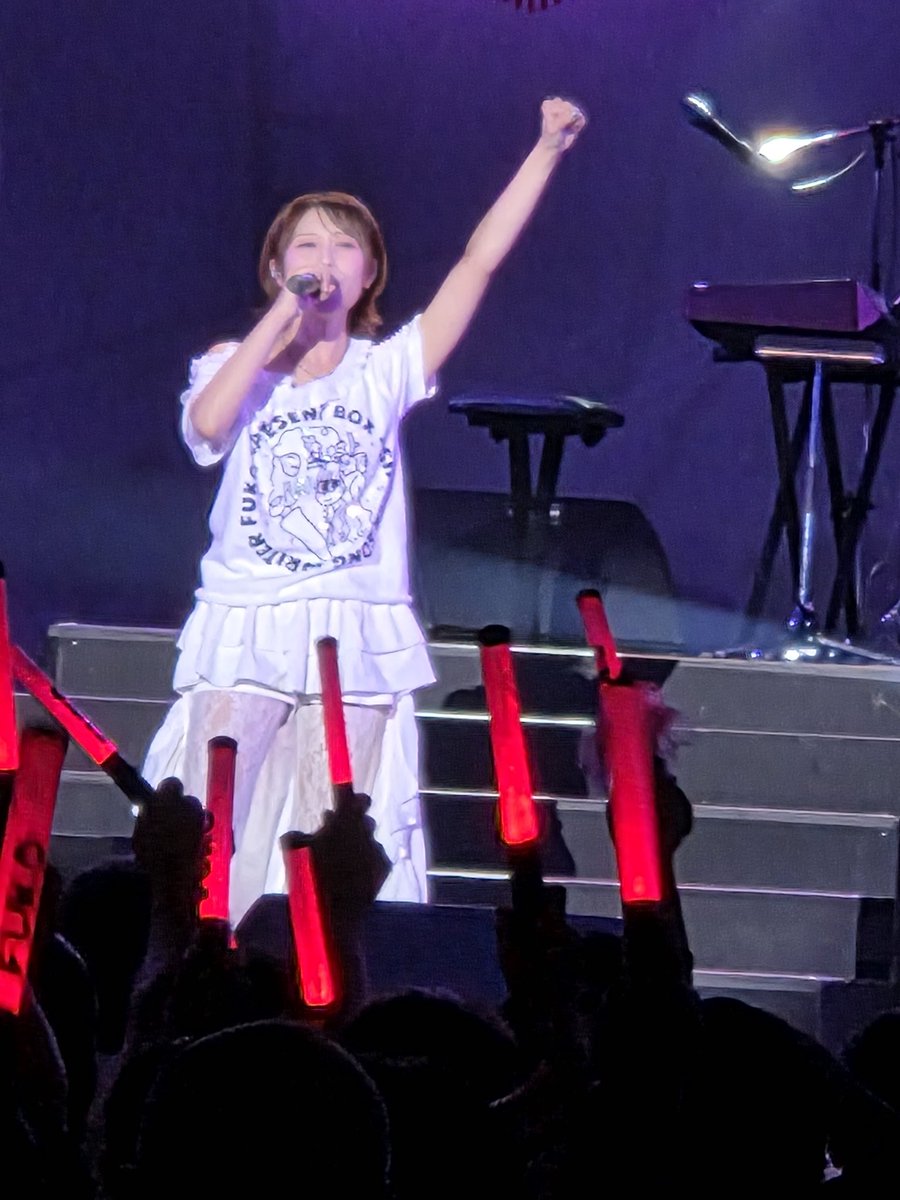 H_sami_k_gura's tweet photo. #楓子ちゃん
#シモハナホール
 ワンマンライブ

いや〰️歌唱力 圧倒👏
ダンスや太鼓もあったり
バンドﾊﾞｰｼﾞｮﾝに弾き語りと贅沢なLIVEでした！

大入りでしたね😊
開催㊗️

ｱﾝｺｰﾙ時写真許可ありがと❤ https://t.co/Oj3CtN5Upn