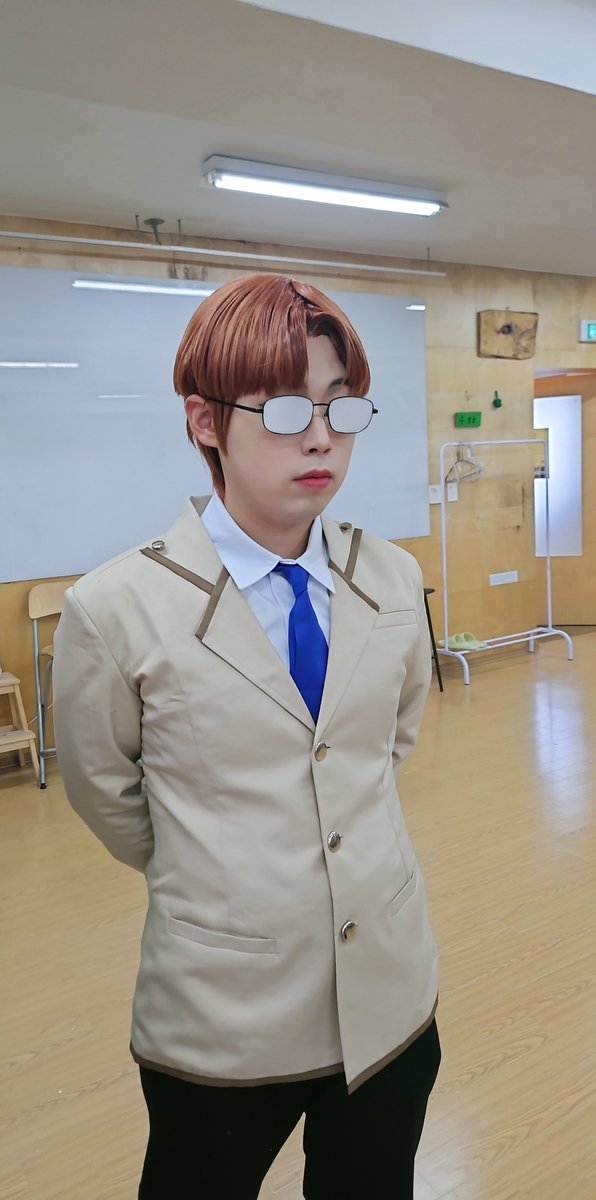 zerowon_00's tweet photo. 여기 가발 캡 짱 쩝니다
진짜 셋팅
그저 g.o.a.t
다들 빨리 팔로우 ㄱㄱ
#멜트샵 https://t.co/aE4fNWGQ8J