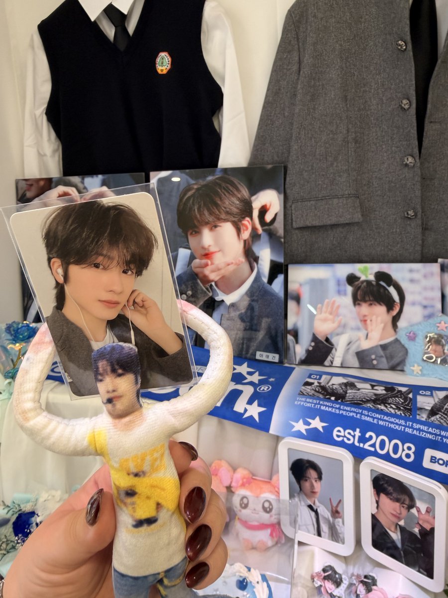 hamgun08's tweet photo. Some of the things I got this weekend:
- taegeon stuffie
- taegeon shirt
- taegeon slogan 

Life is good https://t.co/C7LLL7cJp5