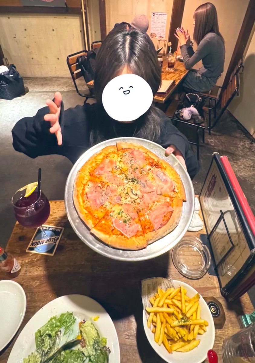 XvwSe's tweet photo. 飯と花火 https://t.co/LFn5bmD5oM