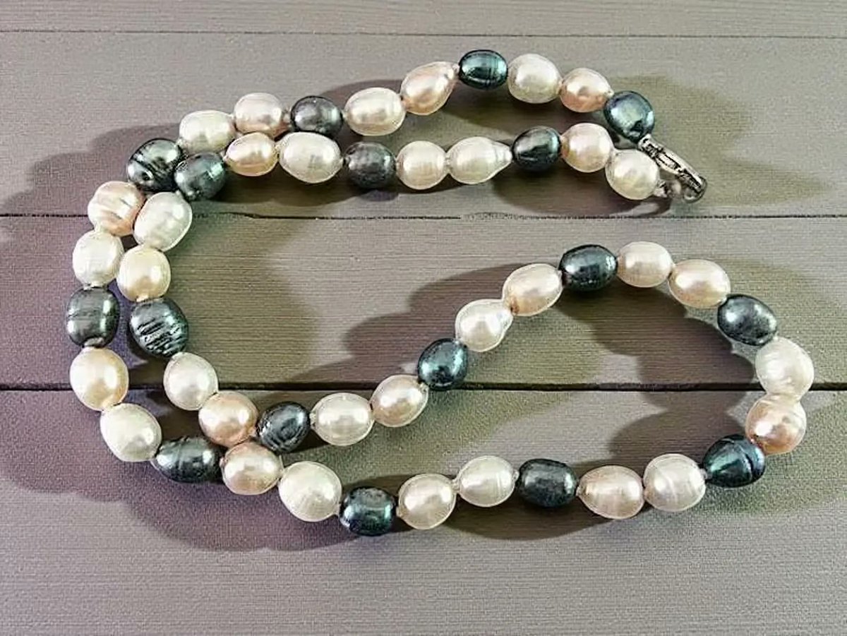 renaissancefai's tweet photo. Freshwater Baroque Pearl Necklace, Multi Colors 18", Hand Knotted, Single Strand, Vintage
https://t.co/sRqAnZwpA0?
#necklace #pearl #baroquepearl #freshwaterPearls #anitaStern #darkblue #peach #white #bridal #wedding #vintage #handKnotted #multicolor #singleStrand #ThisandThat https://t.co/7FfWc5zGZz