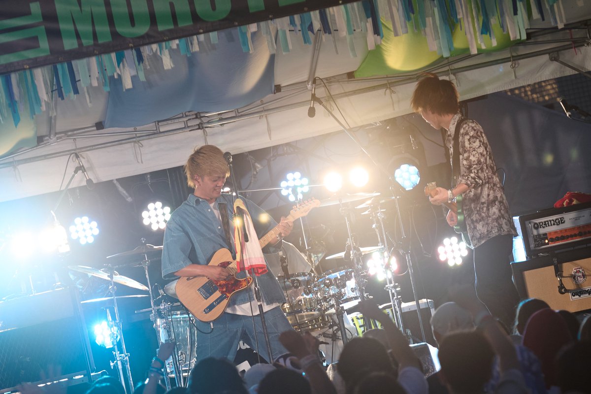 murofes's tweet photo. 【 #ムロフェス2026レポ 】

MCでは笑いを誘うシーンがありつつ、ムロフェスとあなたにありがとうを何度も伝えていた。そして、まだまだ大きな野望を抱えていることも話してくれた。
ラックライフは“人“だ。
生まれる楽曲も音も温かくて本当に強い。
最後の1音を鳴らした後、深々とお辞儀をする4人の名前を来年も呼んでほしい。

pic @ttetteteru
#murofes