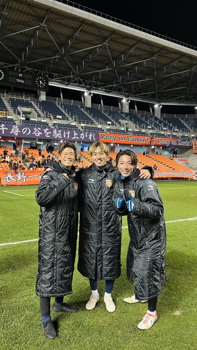 shuntaro0827's tweet photo. 前十字靭帯/外側半月板/内側副靱帯損傷しました。
パルセイロサポーターのみんな
パワーアップして帰るから待っててくれ！
今年のメンバーはきっと良い景色を見せてくれる。
そしてレノファ山口サポーターの皆さんにプレーしている姿を見せれるのを楽しみにしてましたが。残念です😢
強くなって帰るよ https://t.co/2WHrSLSW3y