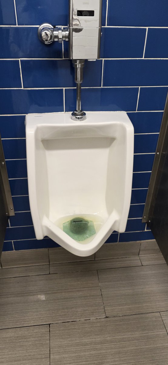 Canadianboe's tweet photo. Sorry to say, walmart #1079 mississauga road brampton ontario is going worst day by day. Manager is very rude, department manger is very rude. Urinal pots in Washrooms are blocked from last 1 week. I made complaint twice but nothing happen. https://t.co/LJtZUzvrdy
