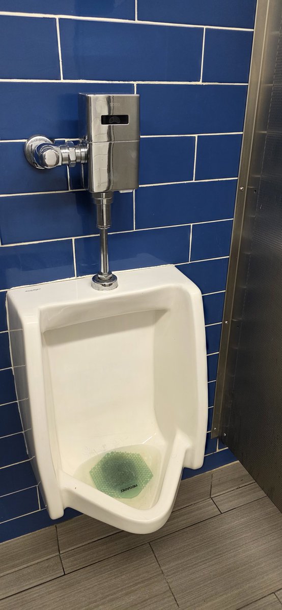 Canadianboe's tweet photo. Sorry to say, walmart #1079 mississauga road brampton ontario is going worst day by day. Manager is very rude, department manger is very rude. Urinal pots in Washrooms are blocked from last 1 week. I made complaint twice but nothing happen. https://t.co/LJtZUzvrdy