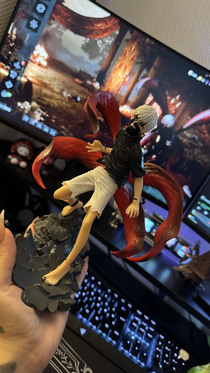 Nyuthulhu's tweet photo. This is so peak 🥹
#tokyoghoul #kenkaneki https://t.co/2QfCpPQZ3q