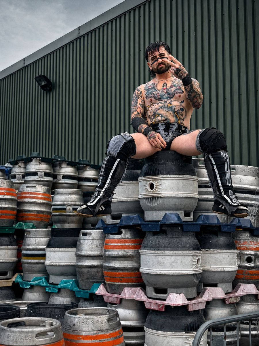 ScottyRawk's tweet photo. •𝐰𝐞 𝐤𝐧𝐨𝐰 𝐧𝐨 𝐤𝐢𝐧𝐠 𝐛𝐮𝐭 𝐭𝐡𝐞 𝐤𝐢𝐧𝐠 𝐢𝐧 𝐭𝐡𝐞 𝐧𝐨𝐫𝐭𝐡 𝐰𝐡𝐨𝐬𝐞 𝐧𝐚𝐦𝐞 𝐢𝐬 𝐫𝐚𝐰𝐤• https://t.co/Yx7F5LIvLK