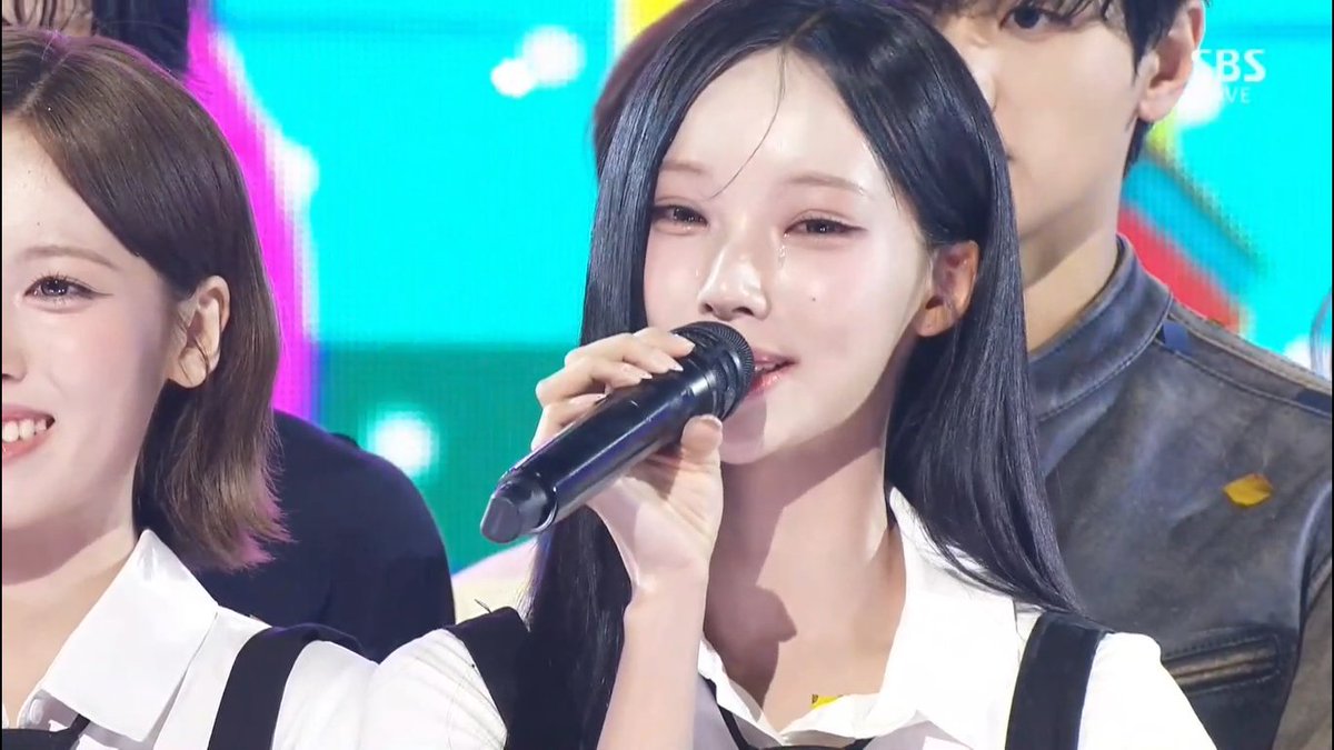thekpop2Of's tweet photo. Congratulations to @RESCENEofficial and REMINE! 🥳
LOVE ATTACK FIRST WIN
#LOVEATTACK1stWin #RESCENE3rdWin
#RESCENE #리센느 #リセンヌ https://t.co/lFRu2pUx5t