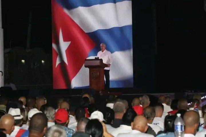 DeivyPrezMartn1's tweet photo. A los jóvenes cubanos expresó directamente Miguel Díaz Canel Bermúdez: «Ustedes son los jóvenes del Centenario de Fidel. Participen y transformen para el bien de todos, como un día se hizo por el bien de ustedes».
26/7/2026
#MiMoncadaEsLaPatria
#SanctiSpíritusEnMarcha . https://t.co/DxjRwOmN4a