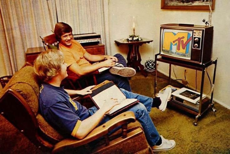 Timeless_Vis's tweet photo. That single moment signaled a massive paradigm shift in how youth consumed music, turning visual style and performance art into the primary driving force of the global music industry. https://t.co/VrM2IL06kp