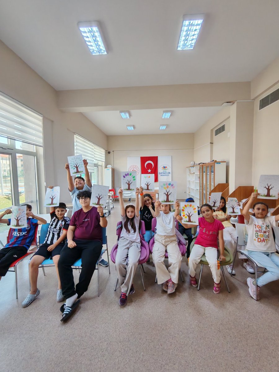 GSBKelkitGM's tweet photo. GSB Gençlik Yaz Kulübü Programımızın 3. haftasını da birbirinden eğlenceli ve öğretici etkinliklerle tamamladık!🎉 
 Bu hafta gençlerimiz; spor, sanat, zekâ oyunları, geleneksel oyunlar ve eğitici atölyelerle hem yeni beceriler kazandı hem de keyifli vakit geçirdi. https://t.co/ayMOf2XJy2