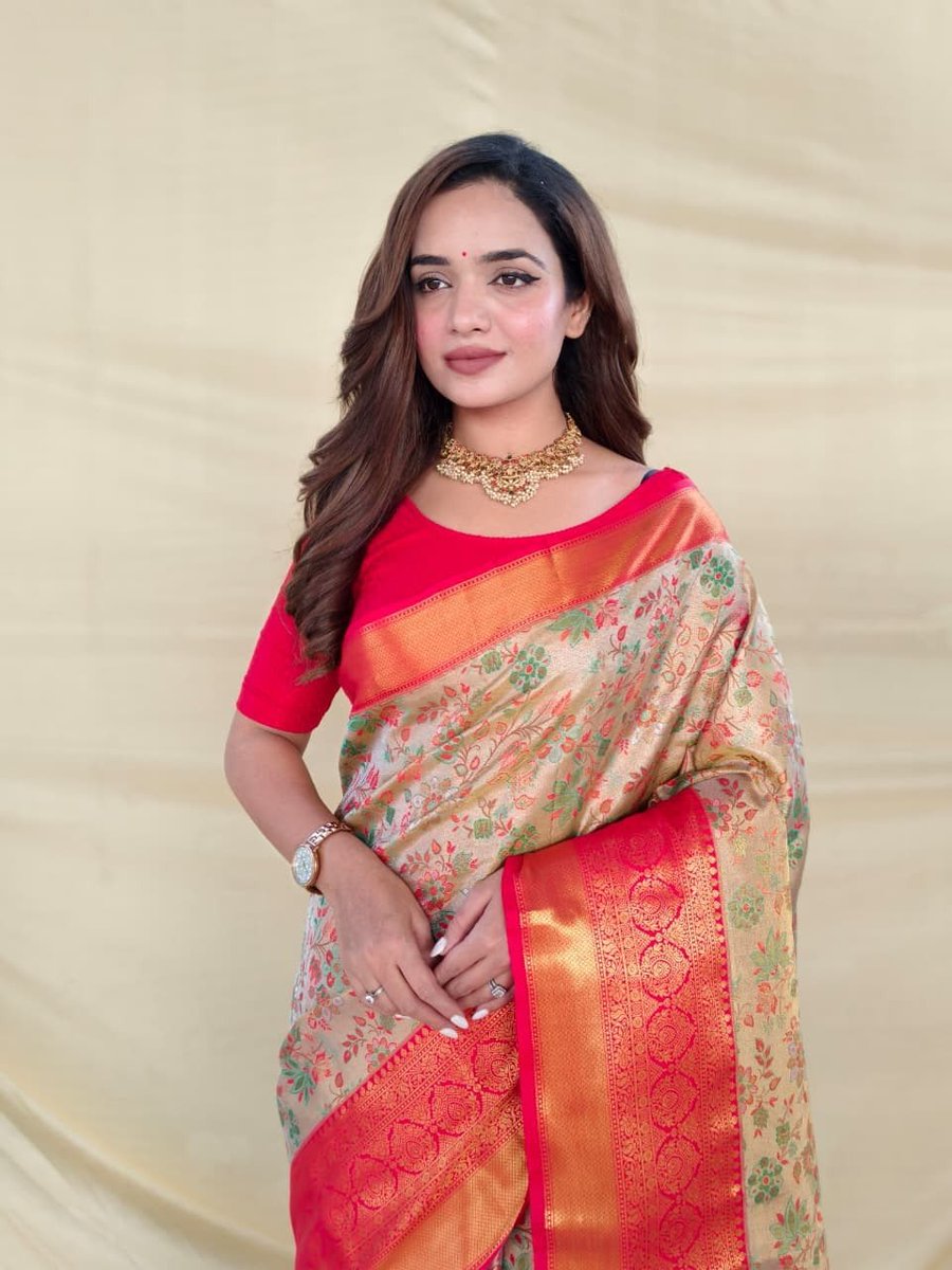 pooja_gupta69's tweet photo. Happy Sunday Friends Aaj Mujhe Apni Friend Ke Ghar Dinner Pe Jana Hai Mujhe Samj Nhi Aa Raha  Konsi Saree Pehnu 😶😉

Suggest Me Best One https://t.co/f8rjNpr0vX