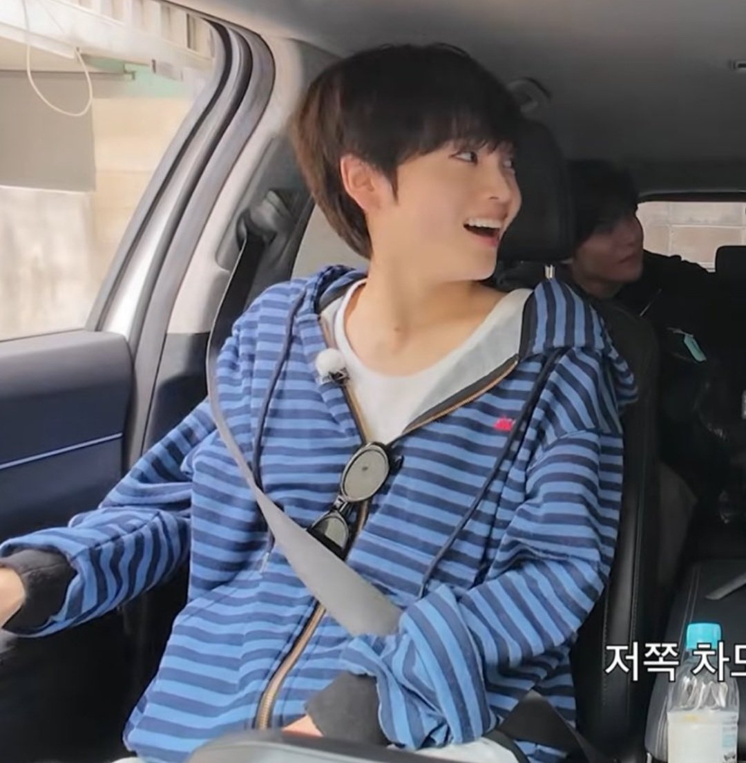 kqqag9's tweet photo. CRAVITY #형준 상의 정보 손민수 
비티파크 119화 비티세끼 1편

링크는 타래로 🐶

#크래비티 #cravity #송형준 #형준 https://t.co/AqjeQgt8Zr