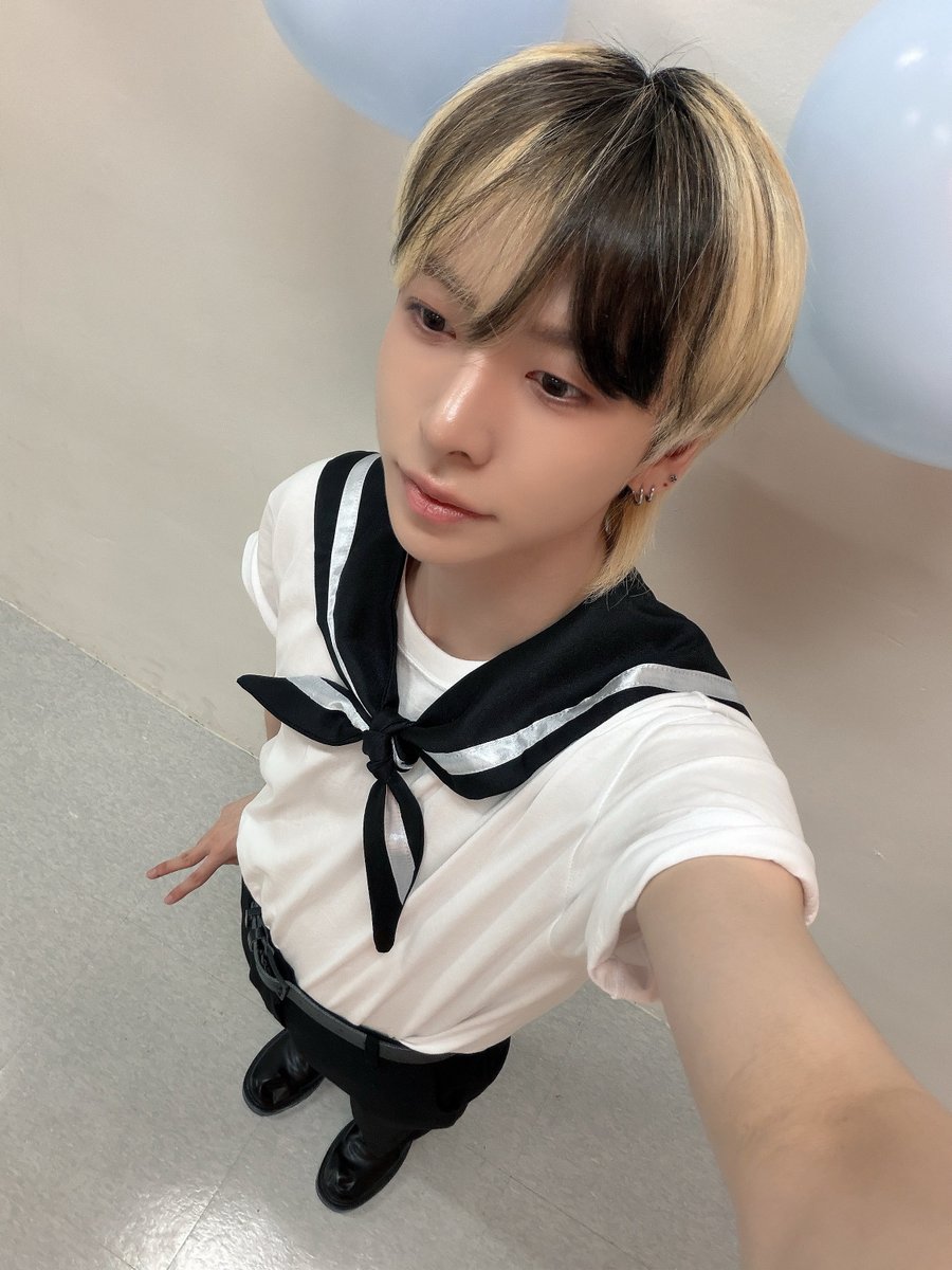 JiKyMoFRFan's tweet photo. ||A&amp;0VERSE||☆260726☆

[#JIHO]

Qui va monter à bord du bateau que je conduis? 🌊🚢

~~~~~~~~
©️ AMPERS&amp;ONE ➡️ W3V3RS3
#⏰️ https://t.co/Z6KGL37dus