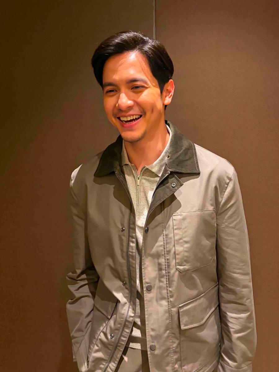 nayeorfj's tweet photo. Nakakaaning k talaga beh. Pogi mo @aldenrichards02 😍 https://t.co/PmK84m7kWt