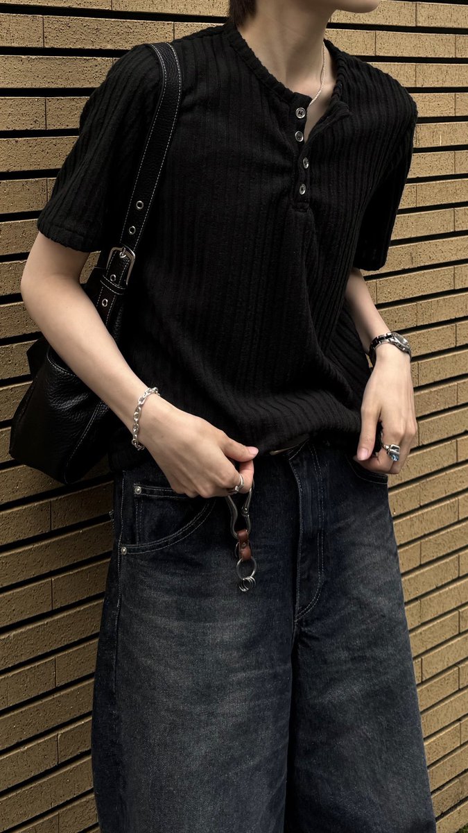 saaya_3107's tweet photo. ヘンリーネックの抜け感のトリコ https://t.co/7Bi8zCzJJB