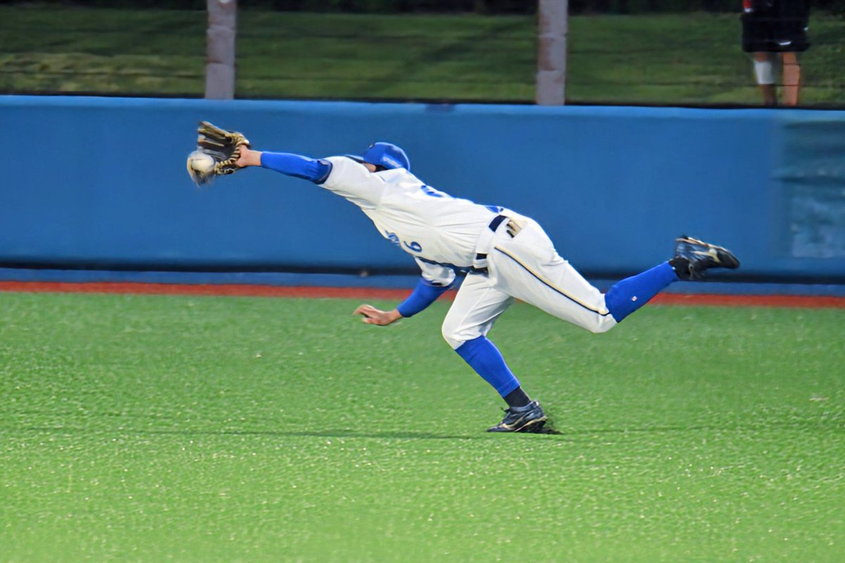 baystars_19hama's tweet photo. 【7/23 スカスタ】ダイビングキャッチ
#baystars #森敬斗 https://t.co/M1tkfJLn92
