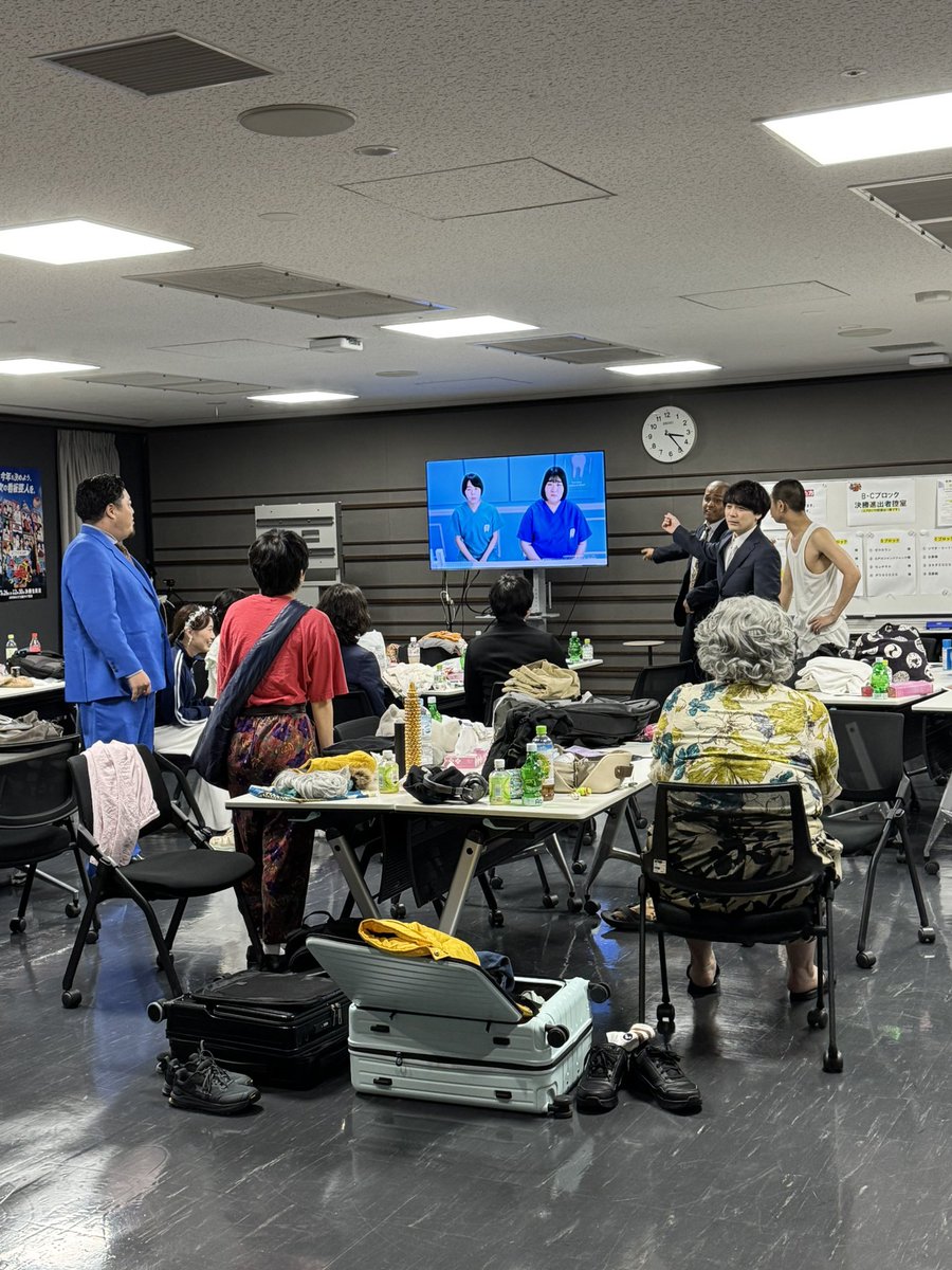MameSato's tweet photo. ABCお笑いグランプリ2026
準優勝でした！悔しい！
ダンクファリック！

アフタートークの写真
途中CMにヨネダが出てきてこれは印象操作だ、ズルすぎる、と騒ぐ楽屋の写真
全く写真撮ってない事に気づいて打ち上げで慌てて撮った古市との写真
新幹線の写真

#炎勢 https://t.co/fdF6fuuuVe