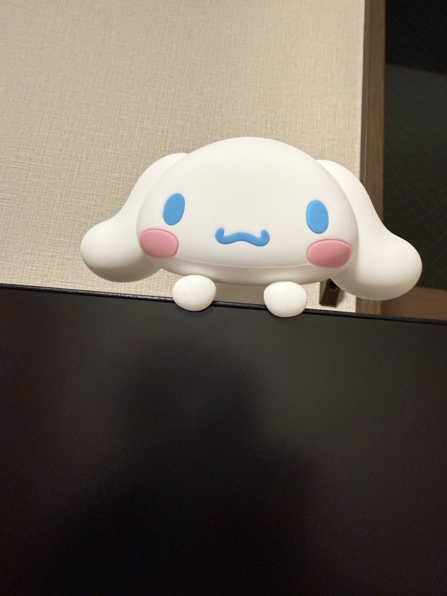 nuts_hammer243's tweet photo. とりむねとまとくりーむに🍅🐓
最高にうますぎた🦵
発光するしなもんも買った🕷️ https://t.co/QxlGs7cg6v