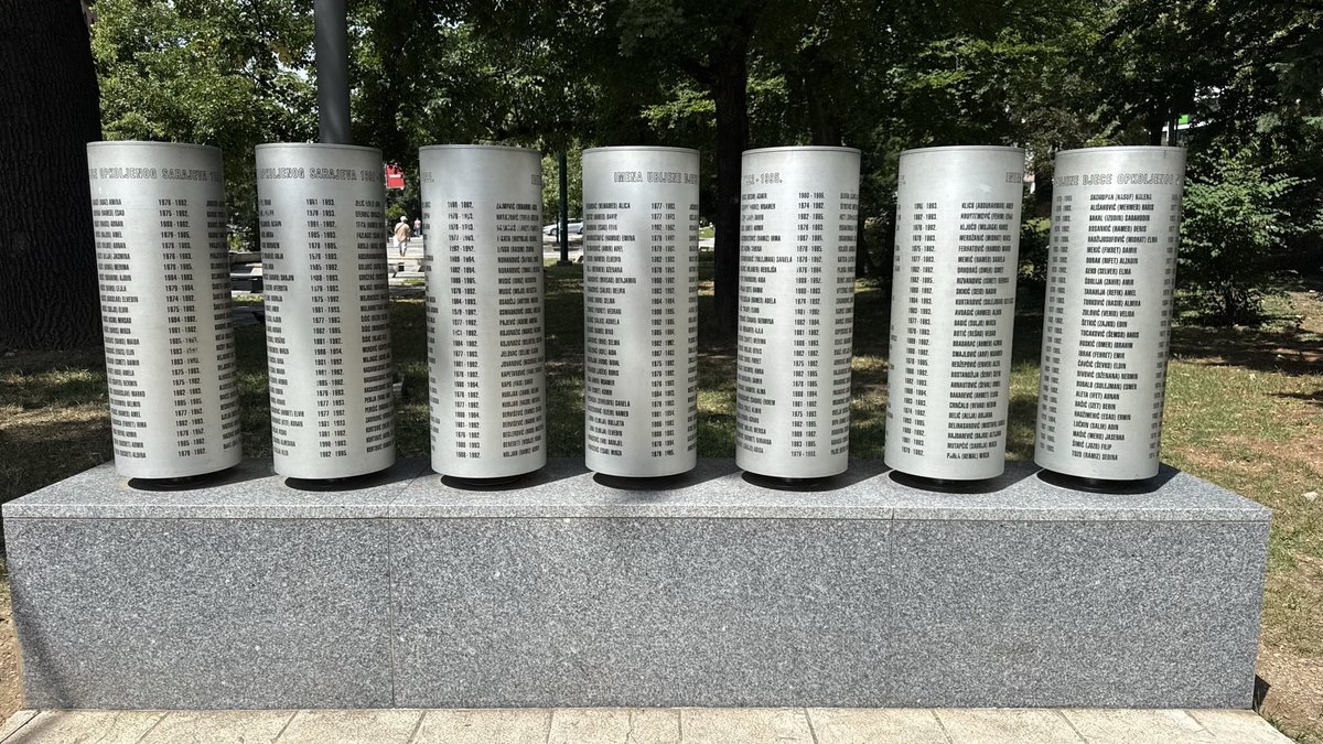 lavenirdemain's tweet photo. Mémorial des enfants tués pendant le génocide à Sarajevo durant le siège de la ville entre 1992/1995
Cimetière des enfants tués par les Serbes
#Sarajevo
#Bosnie
#MyPhotos 📸 https://t.co/28qTflCQY6