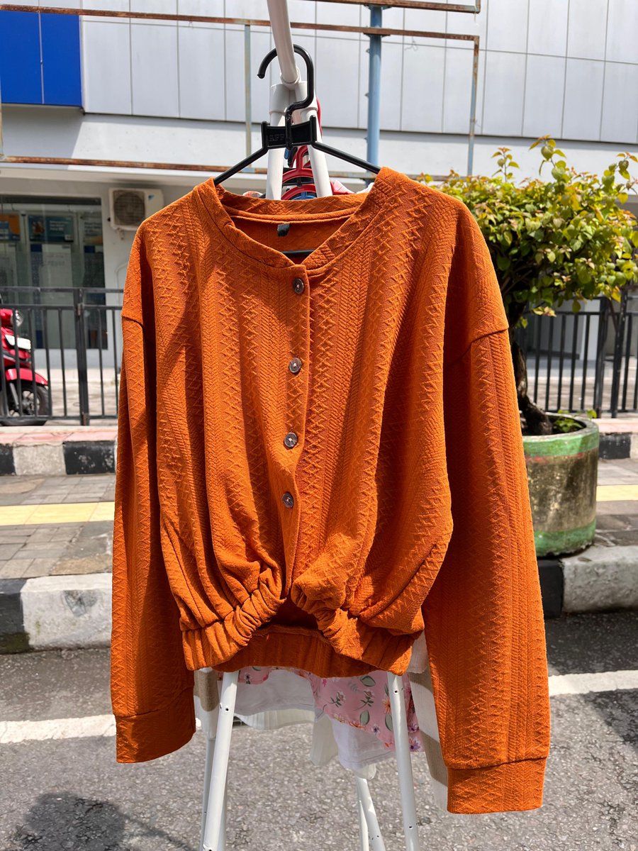 bbywinelf's tweet photo. 🎀 Preloved serba 30rb 🎀

⚡️Bisa CO shopee udah gratong
⚡️Good Condition bangett dan pemakaian sendiri 💖
⚡️Dom Jogja
⚡️Bisa COD area Seturan-Babarsari

#preloved #wts #zonajajan #zonauang https://t.co/jqzN1k1PZz