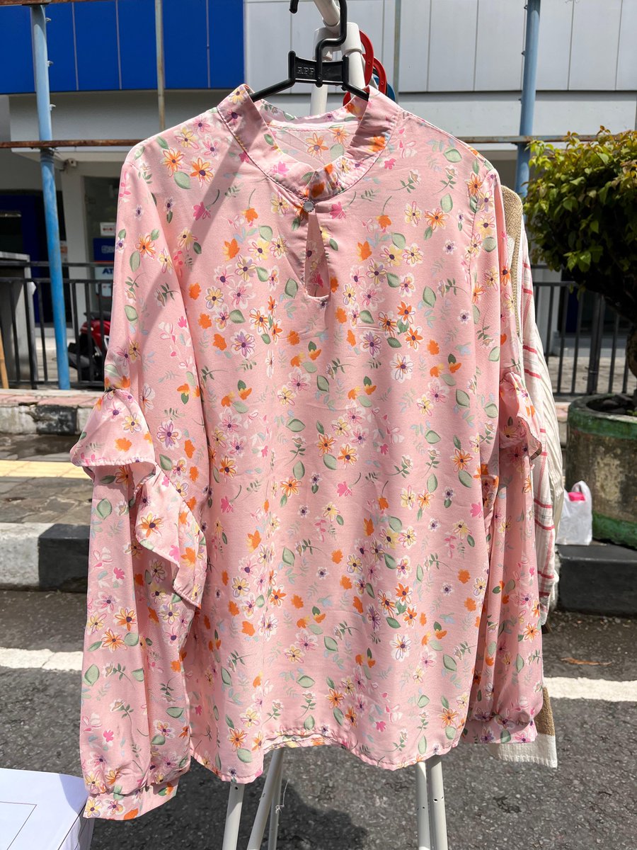 bbywinelf's tweet photo. 🎀 Preloved serba 30rb 🎀

⚡️Bisa CO shopee udah gratong
⚡️Good Condition bangett dan pemakaian sendiri 💖
⚡️Dom Jogja
⚡️Bisa COD area Seturan-Babarsari

#preloved #wts #zonajajan #zonauang https://t.co/jqzN1k1PZz