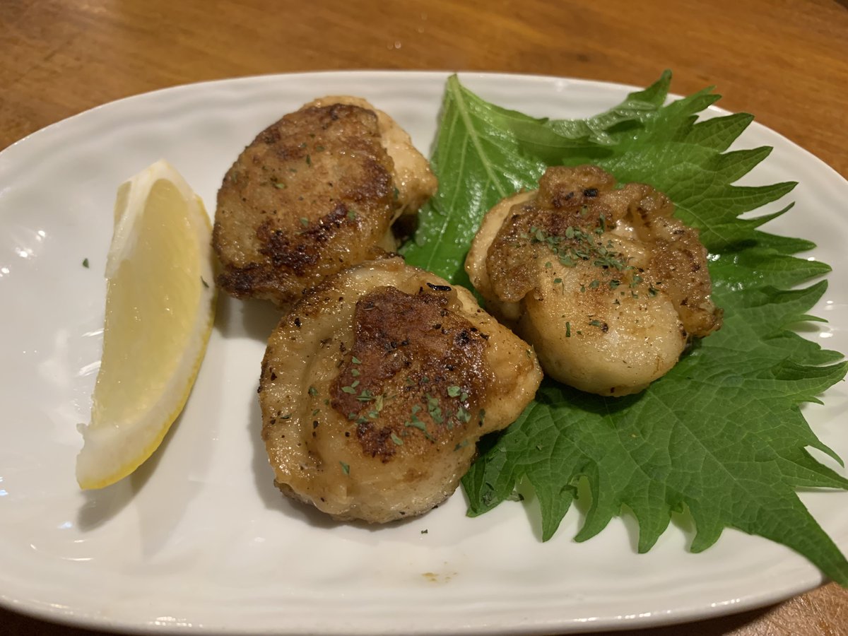 Arche_Archeion's tweet photo. 【せんべや】
🔥お好み焼き3種MIX玉(ブタ・イカ・エビ)
🥑アボカドとサーモンの生春巻き
🧈貝柱バター焼き

事前情報なしで歩いていて「ここだ！！」と思うお店を見つけたので、倉敷夏旅行2026の食の〆としていただいてきました。
メニュー豊富すぎて迷ったけどこの3品！
ここはまた来たい！ https://t.co/0DufZUXreJ
