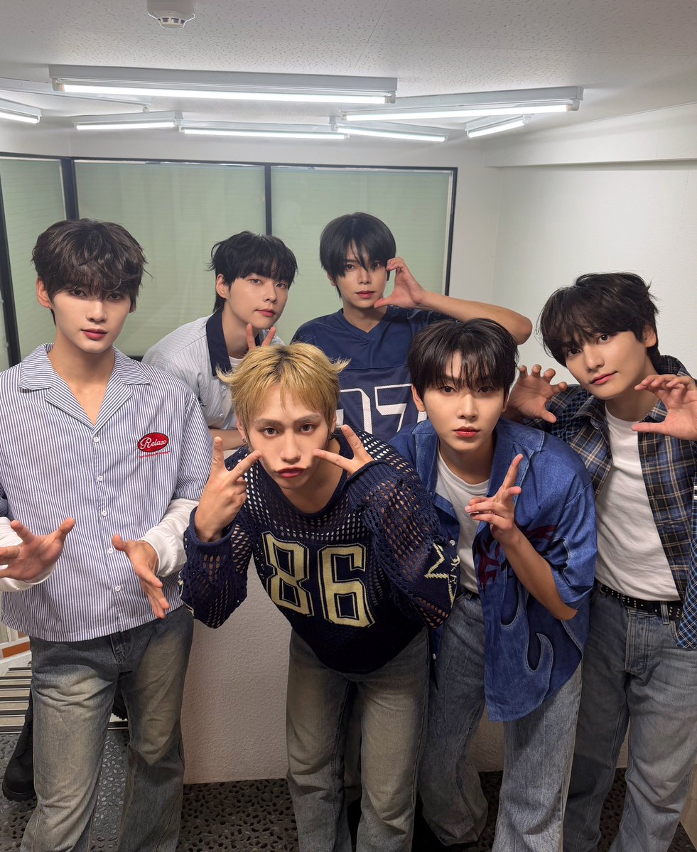 WAKER_JP's tweet photo. 本日の公演はいかがでしたでしょうか？ リリースのレビューをたくさんお寄せいただければ嬉しいです💕

#WAKER #웨이커 #ウェイカー https://t.co/SqqR345klY