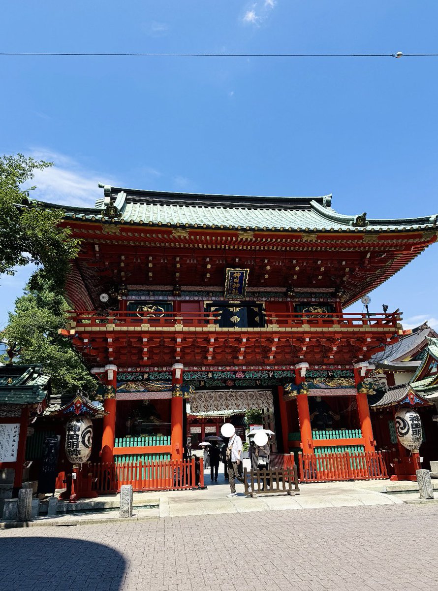 lelele_inc's tweet photo. 昨日用事があって偶然にも神田明神に行っていた⛩

VIVANTのことはすっかり忘れていて、中で別班饅頭を売っているのを見て思い出した次第…
そのくらいVIVANTのことを忘れていた😭
#VIVANT https://t.co/OMVyBgcLkf
