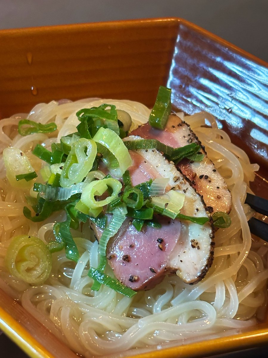 _kamimari_'s tweet photo. カモ最後は冷麺と食べる🍜

#おうちごはん https://t.co/xLVUmckgID