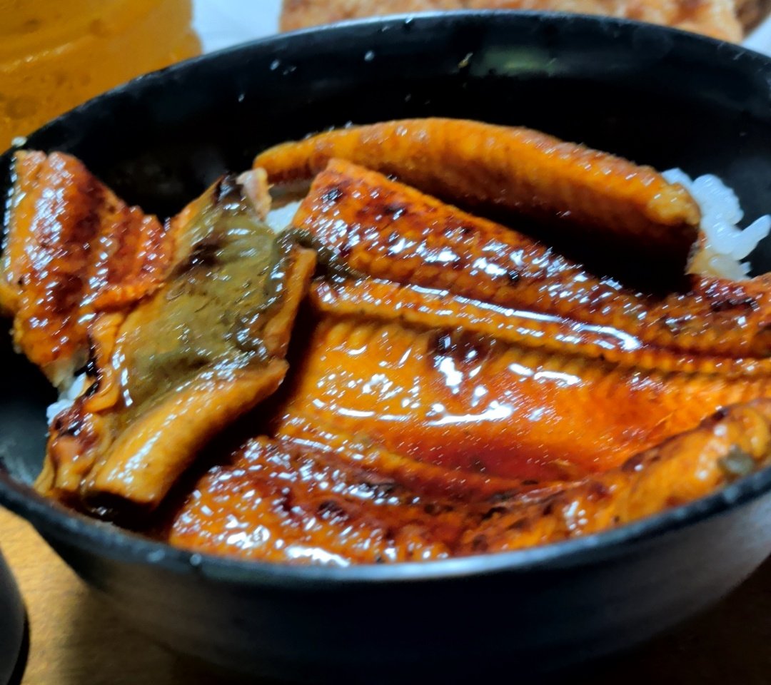 86tSa_ars's tweet photo. 二日連続でうなぎ食べた( ´ڡ`*   )おいしかた https://t.co/0SE9IgIIaV
