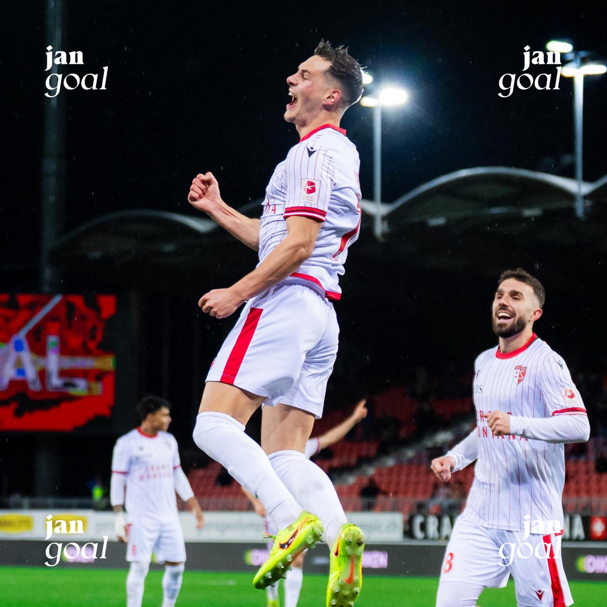 FCSion's tweet photo. 𝗞𝗿𝗼𝗻𝗶𝗴 🔊

45+1’ - 𝗦𝗶𝗼𝗻 réduit l’écart ! Le match est relancé grâce à une superbe frappe de Jan Kronig ! 👊

#YBSIO | 2-1

🗣 𝗔𝗹𝗹𝗲𝘇 𝗦���𝗼𝗻 🔴⚪️

#Ensemble #Toujours https://t.co/9kGgPocm4U